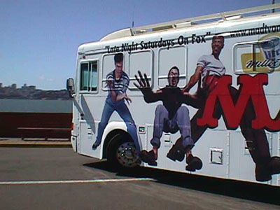 MAD-TV Bus, Other Side